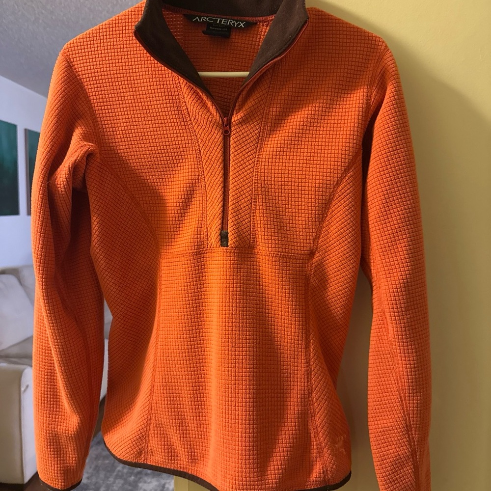 Arc'teryx Coral Half-Zip Fleece with Dark Collar small hole at bottom of sleeve - Picture 3 of 5